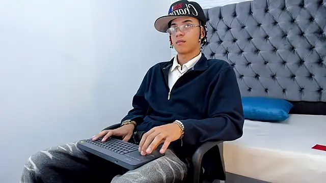 MARSHALL SPENCER online show from 12/04/25, 01:20