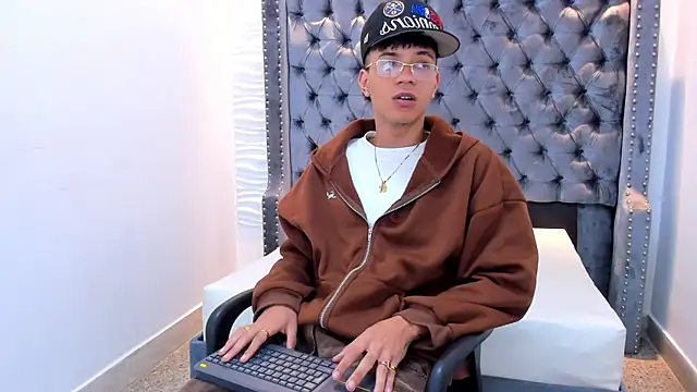 MARSHALL SPENCER online show from 04/18/26, 01:04