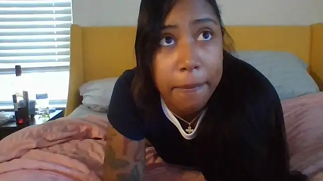 Snapshot of jottijade chatting on 10/18/25, 12:50 jottijade online show from 10/18/25, 12:50