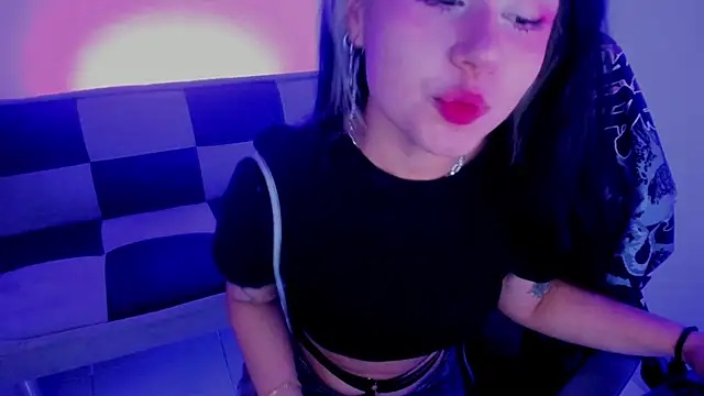 Snapshot of GwenHazel chatting on 09/15/25, 11:54 GwenHazel online show from 09/15/25, 11:54