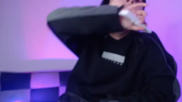 GwenHazel online show from 11/26/25, 11:22