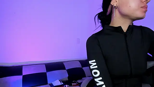 GwenHazel online show from 12/05/25, 11:19