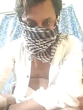 Snapshot of Flybye_0009 chatting on 04/28/26, 08:58 Flybye 0009 online show from 04/28/26, 08:58