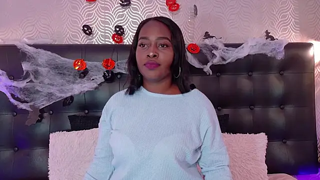 NaiaraMasson  online show from 10/20/25, 12:38