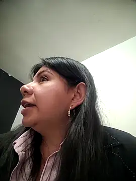 Snapshot of kinky_momm chatting on 11/10/25, 02:27 kinky momm online show from 11/10/25, 02:27