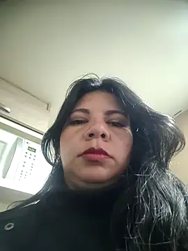 Snapshot of kinky_momm chatting on 01/09/26, 02:20 kinky momm online show from 01/09/26, 02:20