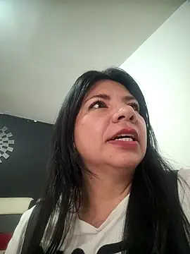 Snapshot of kinky_momm chatting on 01/17/26, 06:33 kinky momm online show from 01/17/26, 06:33