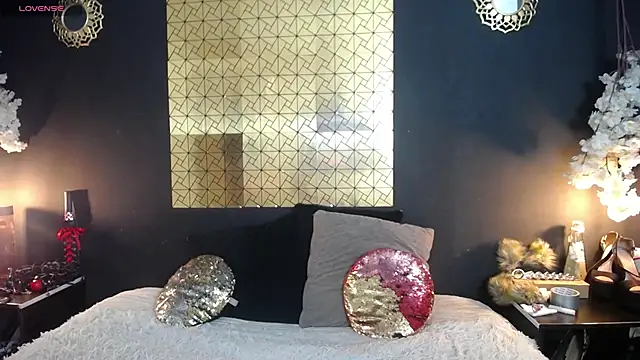 Snapshot of kinky_momm chatting on 02/19/26, 03:08 kinky momm online show from 02/19/26, 03:08