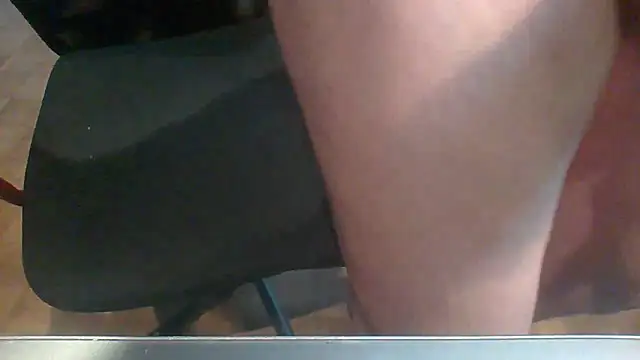 Snapshot of ludopz chatting on 10/15/25, 03:45 ludopz online show from 10/15/25, 03:45