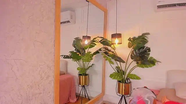 Dafne Hillss online show from 02/11/26, 01:38