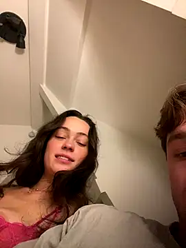 Snapshot of friendswhofuck chatting on 11/08/25, 04:40 friendswhofuck online show from 11/08/25, 04:40