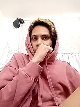 Snapshot of kittymutant99 chatting on 11/13/25, 06:29 kittymutant99 online show from 11/13/25, 06:29