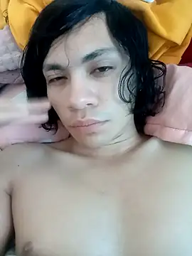 Snapshot of kittymutant99 chatting on 12/20/25, 02:35 kittymutant99 online show from 12/20/25, 02:35