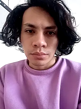 Snapshot of kittymutant99 chatting on 12/21/25, 02:24 kittymutant99 online show from 12/21/25, 02:24