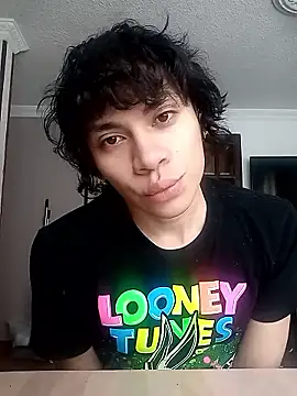 Snapshot of kittymutant99 chatting on 01/08/26, 01:02 kittymutant99 online show from 01/08/26, 01:02