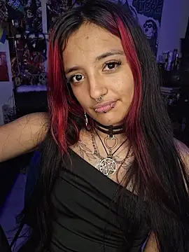 carolinerue online show from 04/21/26, 02:51