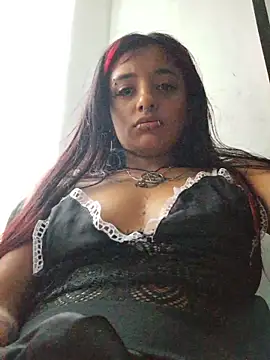 Snapshot of carolinerue chatting on 05/23/26, 10:47 carolinerue online show from 05/23/26, 10:47