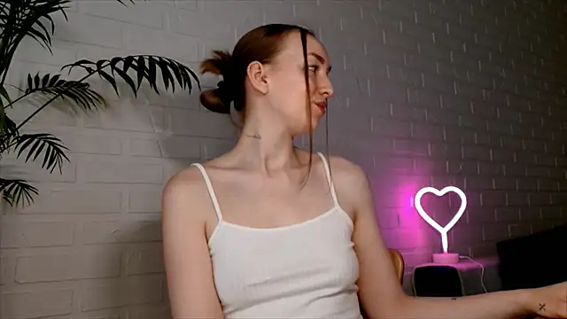 WhitePrincessLuna online show from 07/27/26, 12:01