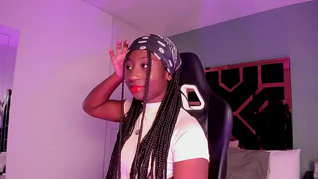Snapshot of Madison_Monroe_ chatting on 09/23/25, 11:35 Madison Monroe online show from 09/23/25, 11:35