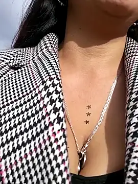 Misshot 01 online show from 10/06/25, 08:50