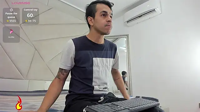 Snapshot of Gio_Lorenz chatting on 11/15/25, 11:51 Gio Lorenz online show from 11/15/25, 11:51