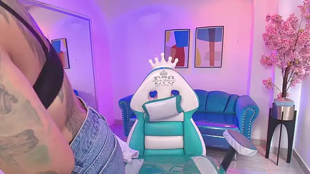 Black roseee online show from 04/12/26, 04:01