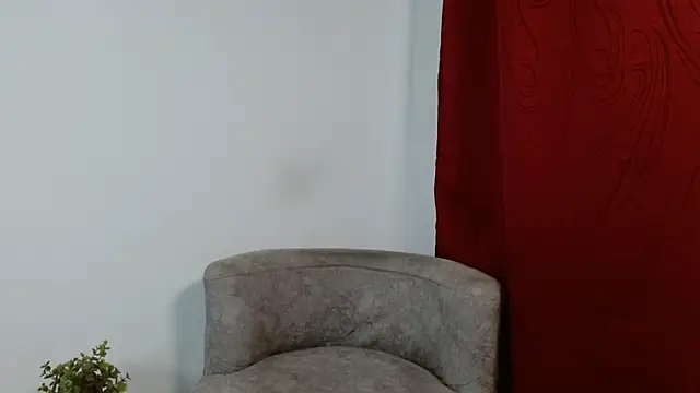 Snapshot of adriel_escalante chatting on 09/23/25, 02:25 adriel escalante online show from 09/23/25, 02:25