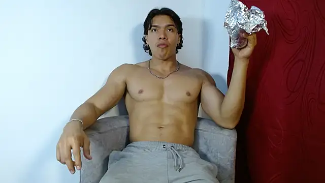 Snapshot of adriel_escalante chatting on 10/11/25, 01:38 adriel escalante online show from 10/11/25, 01:38