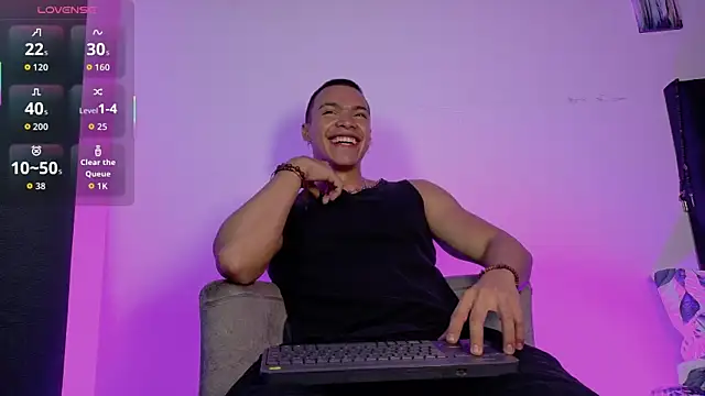 Snapshot of adriel_escalante chatting on 05/04/26, 01:45 adriel escalante online show from 05/04/26, 01:45