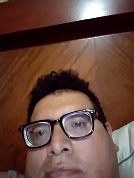 Santiagoqro85 online show from 10/04/25, 12:36