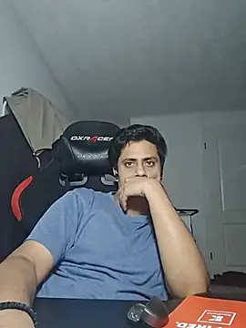 Snapshot of eyepach96 chatting on 11/06/25, 01:17 eyepach96 online show from 11/06/25, 01:17