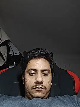 Snapshot of eyepach96 chatting on 11/09/25, 01:37 eyepach96 online show from 11/09/25, 01:37