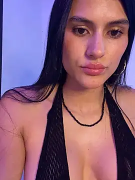 Snapshot of juliana1920 chatting on 09/11/25, 12:22 juliana1920 online show from 09/11/25, 12:22