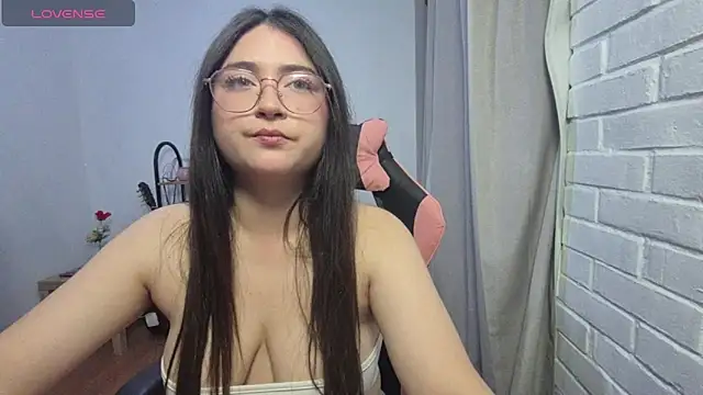 valentinauwu online show from 03/27/26, 02:28