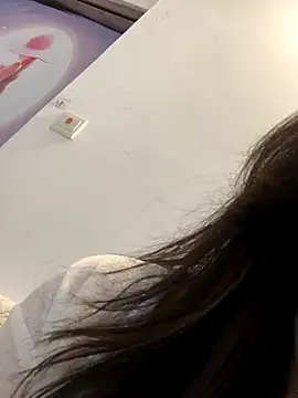 wly2028 online show from 10/03/25, 06:43