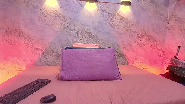 abbyrouss  online show from 10/31/25, 03:07