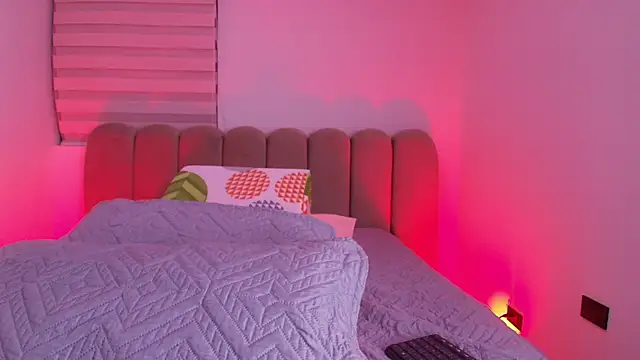 abbyrouss  online show from 11/29/25, 03:09