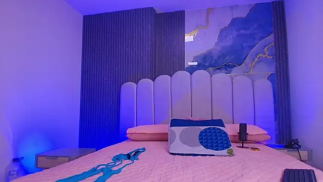 abbyrouss  online show from 04/14/26, 03:12