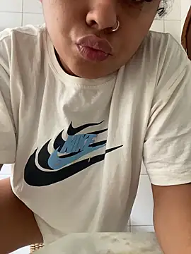 Snapshot of ___seusegredo chatting on 02/17/26, 02:13 seusegredo online show from 02/17/26, 02:13