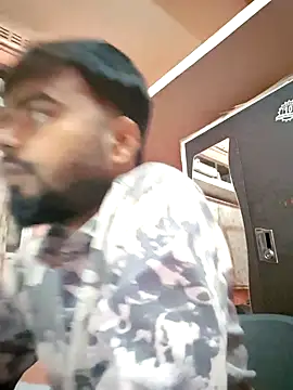 soniriyaa010101 online show from 11/29/25, 08:50