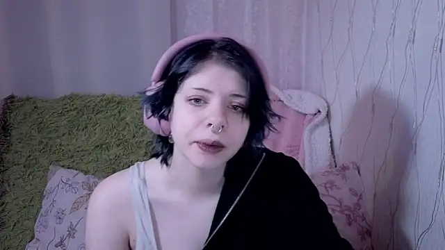 Snapshot of Alice_Zev chatting on 04/25/26, 12:13 Alice Zev online show from 04/25/26, 12:13