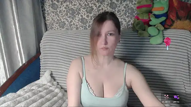 Snapshot of LesanaMagic chatting on 05/14/26, 03:35 LesanaMagic online show from 05/14/26, 03:35