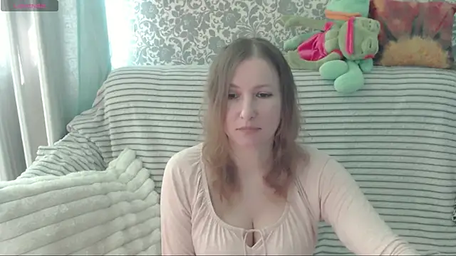 Snapshot of LesanaMagic chatting on 06/27/26, 02:23 LesanaMagic online show from 06/27/26, 02:23