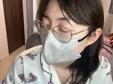 Snapshot of naginagisan chatting on 06/06/26, 10:25 naginagisan online show from 06/06/26, 10:25