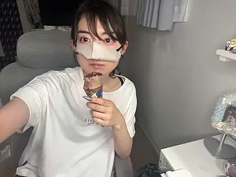 Snapshot of naginagisan chatting on 06/15/26, 12:07 naginagisan online show from 06/15/26, 12:07