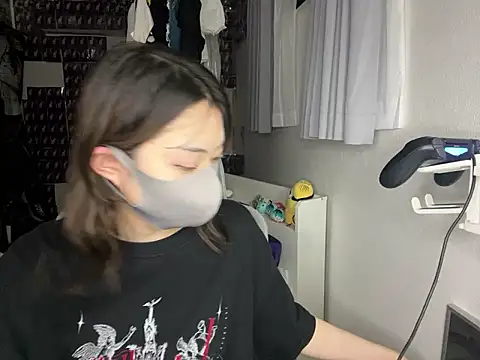 Snapshot of naginagisan chatting on 07/04/26, 12:11 naginagisan online show from 07/04/26, 12:11