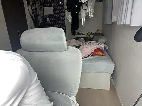 Snapshot of naginagisan chatting on 07/06/26, 12:02 naginagisan online show from 07/06/26, 12:02