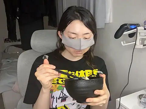 Snapshot of naginagisan chatting on 07/19/26, 11:14 naginagisan online show from 07/19/26, 11:14