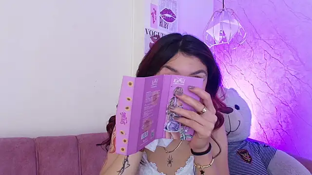 april bennett online show from 10/18/25, 01:01