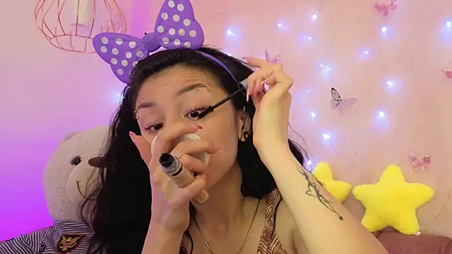 april bennett online show from 12/22/25, 12:57